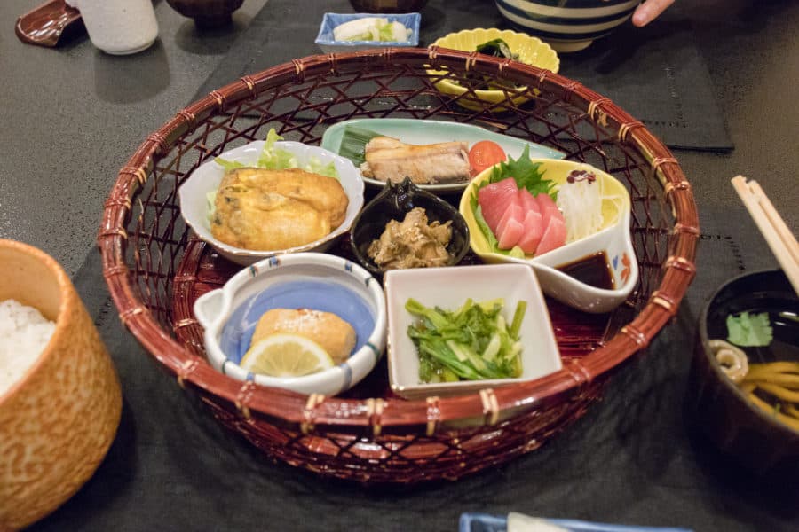 八幡家:ハラールとベジタリアンに対応した伝統的な日本料理を守り続ける老舗